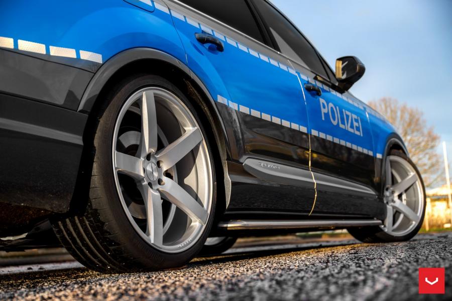 Детали экстерьера Audi Q7 Police on Vossen Wheels (CV3R) (4M) 2017 года  (фото 7 из 18)